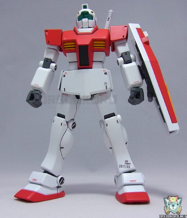 ガンプラHGUCジムを漂白で塗装（その1）