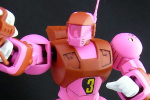 バイファム1/144ラウンドバーニアンをピンクで塗装（その3）