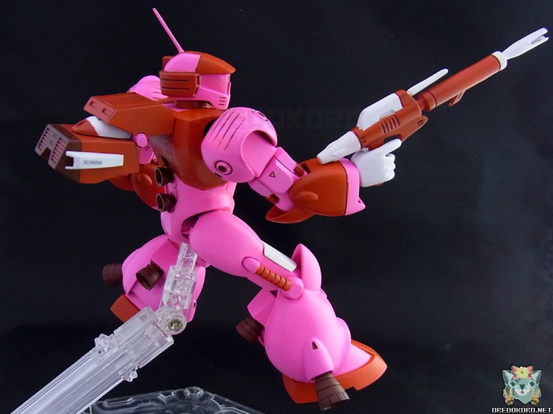 バイファム1/144ラウンドバーニアンをピンクで塗装（その2）