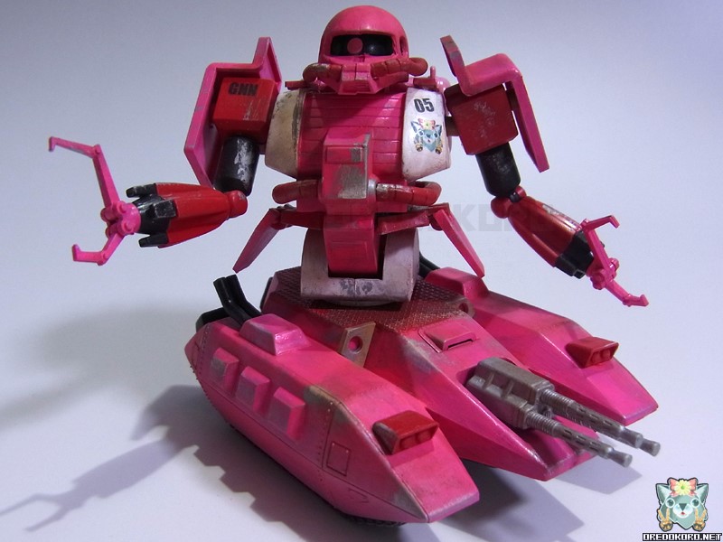 ガンプラ旧キット 1/144ザクタンクをピンクで塗装（その1）