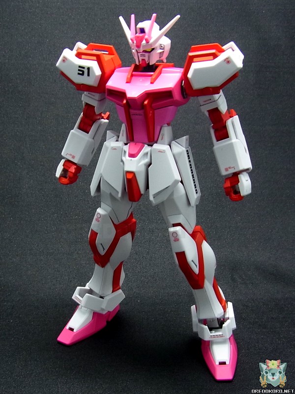 ガンプラHGCEエールストライクをピンクで塗装（その1）