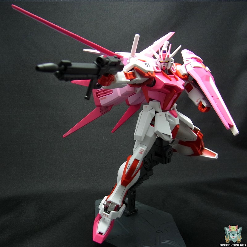 ガンプラHGCEエールストライクをピンクで塗装（その2）