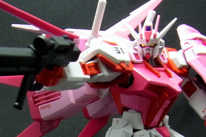 ガンプラHGCEエールストライクをピンクで塗装（その2）