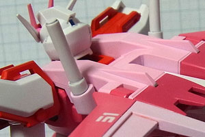 ガンプラHGCEエールストライクをピンクで塗装（その4）