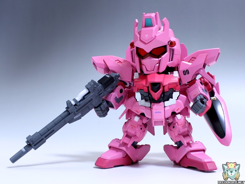 ガンプラBB戦士デルタプラスをピンクで塗装（その1）