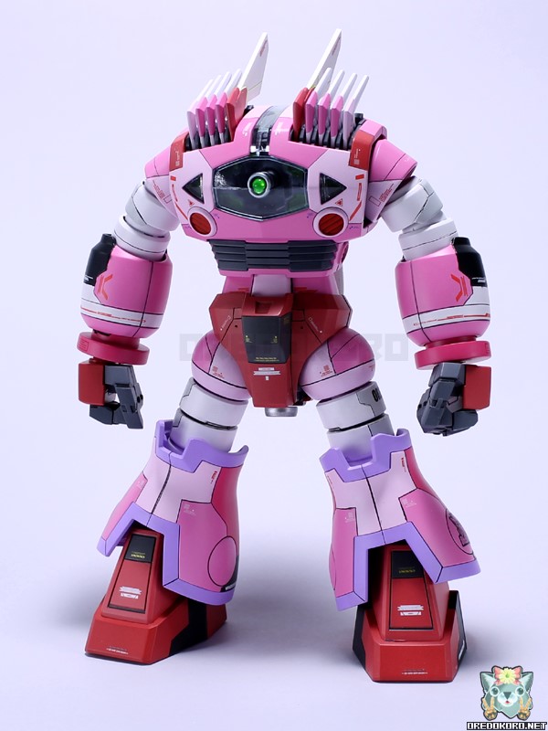 ガンプラHGUCゾゴックをピンクで塗装（その1）