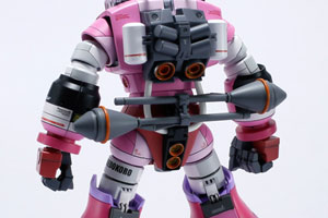ガンプラHGUCゾゴックをピンクで塗装（その2）