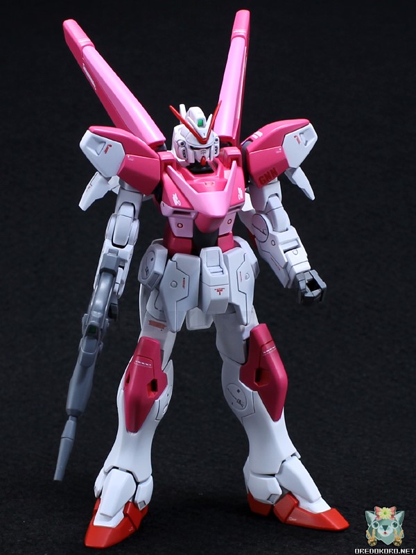 ガンプラHGUCＶ２ガンダムをピンクで塗装（その1）