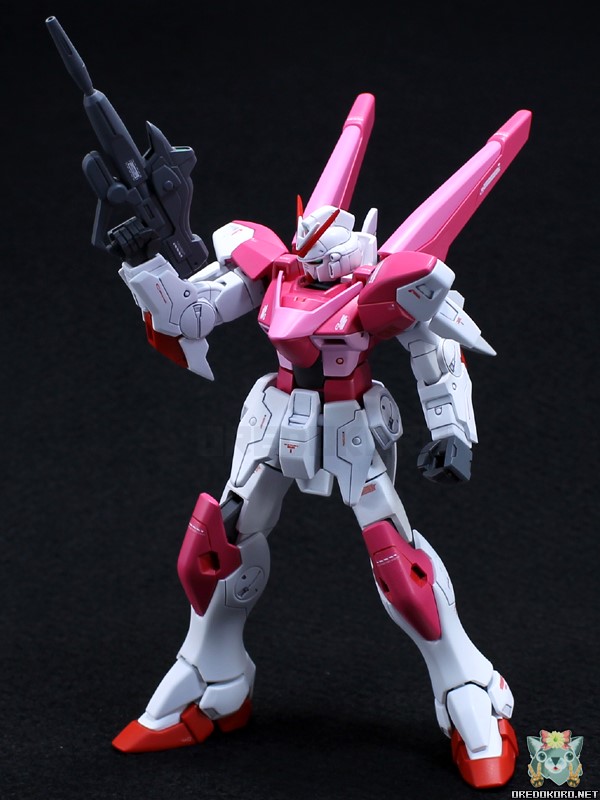 ガンプラHGUCＶ２ガンダムをピンクで塗装（その2）