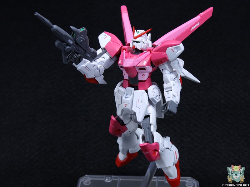 ガンプラHGUCＶ２ガンダムをピンクで塗装（その3）