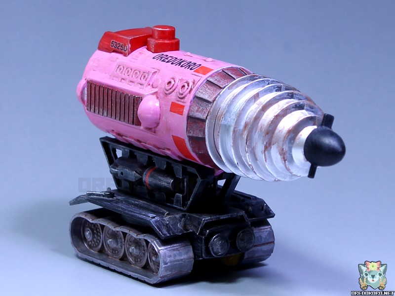 アオシマミニジェットモグラをピンクで塗装（その1）