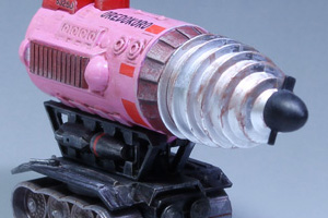 アオシマミニジェットモグラをピンクで塗装（その1）