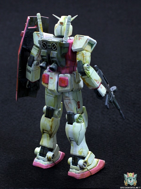 ガンプラFGガンダムをピンクで塗装（その2）